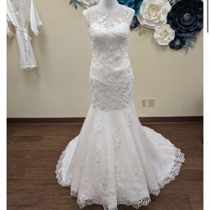 Illusion Back Mermaid Sample 8 Wedding Gown Bridal Dress Street Size 4 6